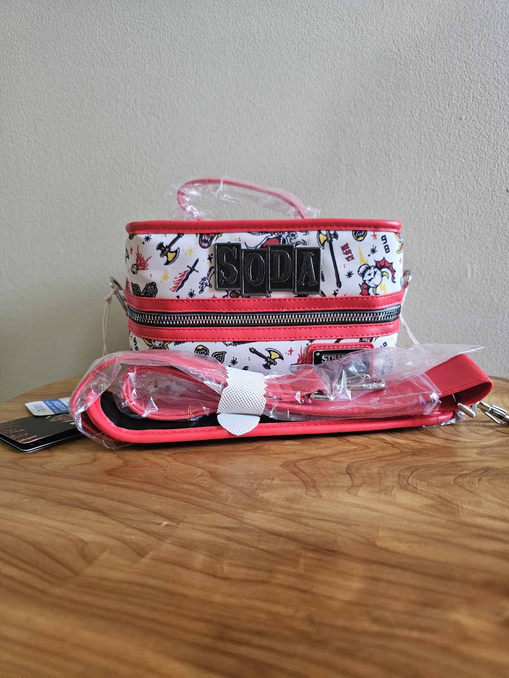 NWT Loungefly Funko SODA Stranger Things Crossbody Bag ONLY Limited Edition - Picture 5 of 8